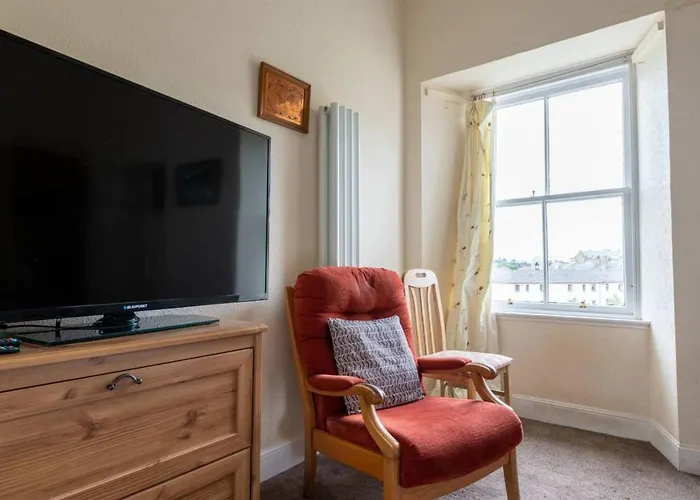 Cosy 2 Bedroom In Old Town Apartment