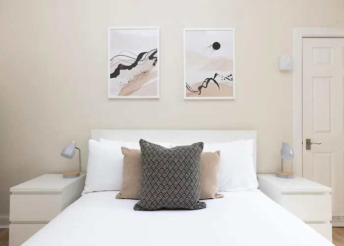 Joivy Chic Near Stockbridge Market *