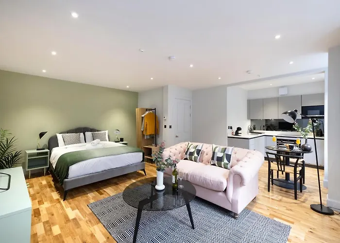 Dragon Luxury Serviced At Alva Street * Edinburgh