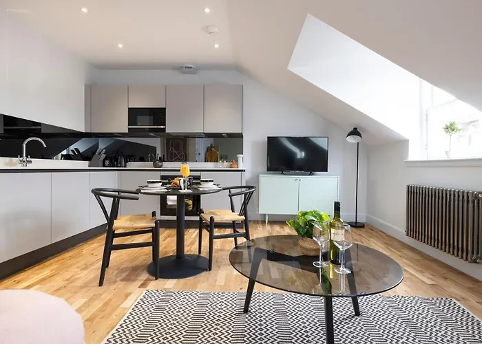 Dragon Luxury Serviced At Alva Street