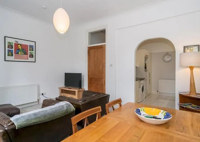 شقة Pass The Keys Renovated 2bed Flat In Quiet Area Near The Meadows إدنبرة