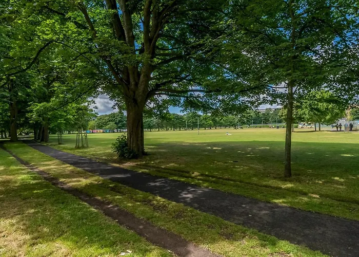 Pass The Keys Renovated 2bed Flat In Quiet Area Near The Meadows شقة *