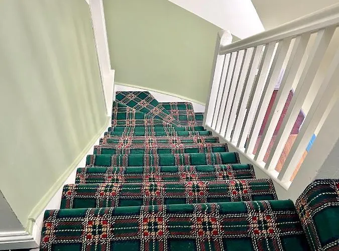 Roost Hill - Free Parking Zone 3* Edinburgh
