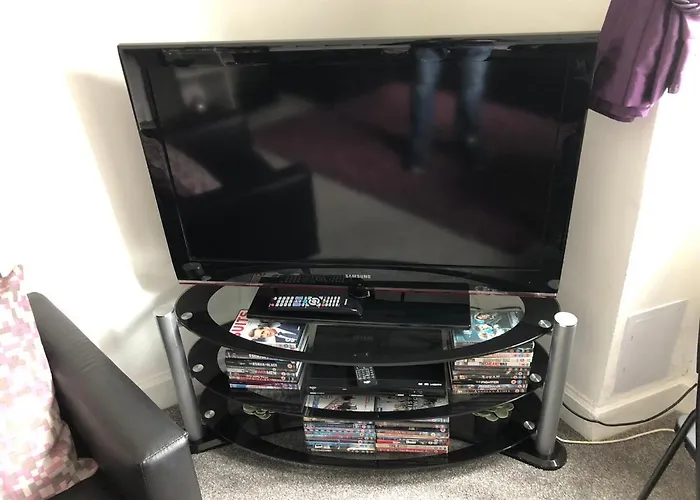 One Bedroom Flat On Ground Floor דירה