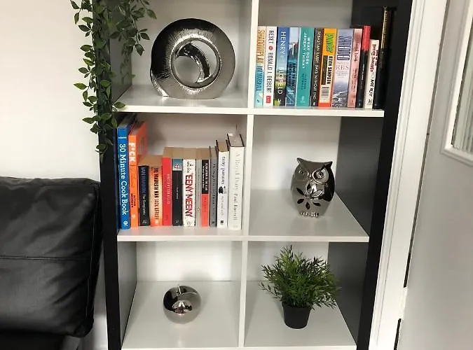 One Bedroom Flat On Ground Floor Διαμέρισμα