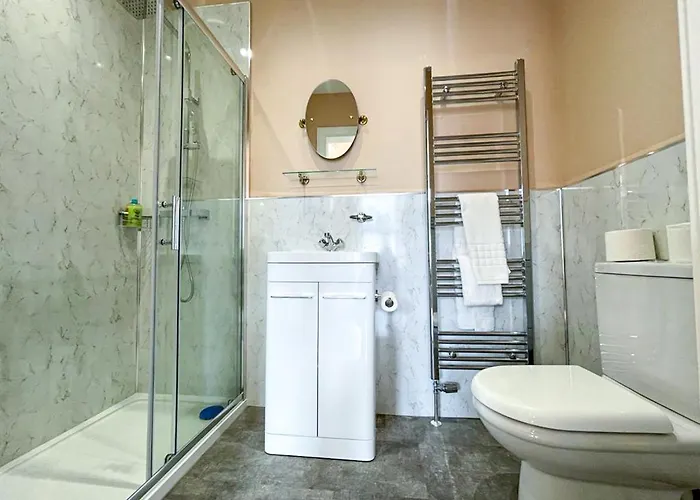 Remarkable 5br Townhouse With Garden, Sleeps 12 *