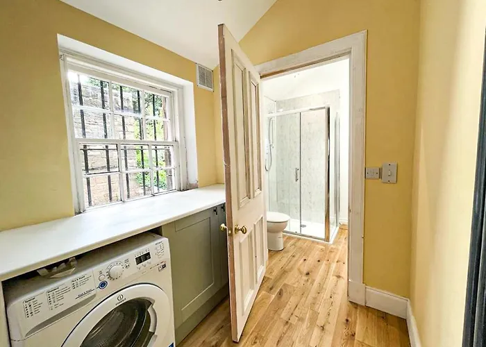 Remarkable 5br Townhouse With Garden, Sleeps 12 Apartment Edinburgh