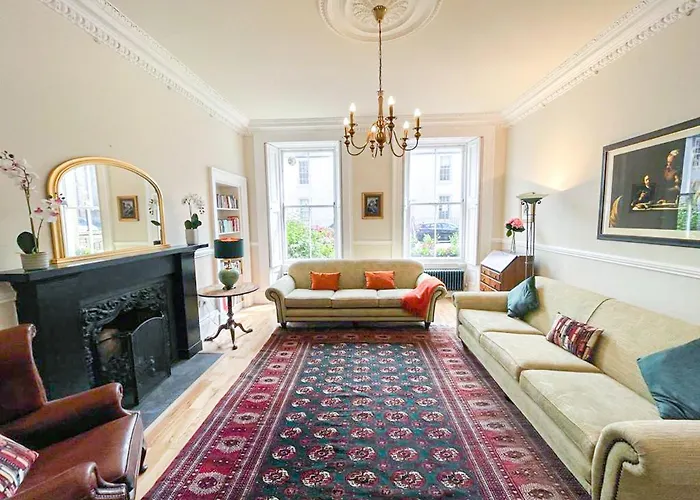 Remarkable 5br Townhouse With Garden, Sleeps 12 Apartment *