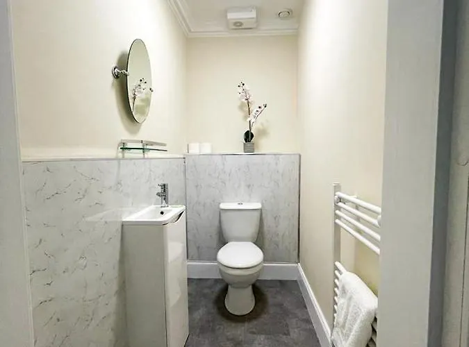 Remarkable 5br Townhouse With Garden, Sleeps 12 Apartment Edinburgh