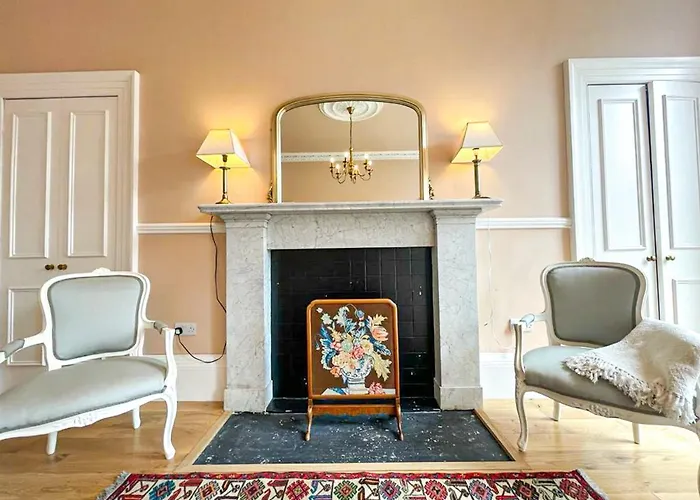 Remarkable 5br Townhouse With Garden, Sleeps 12 * Edinburgh