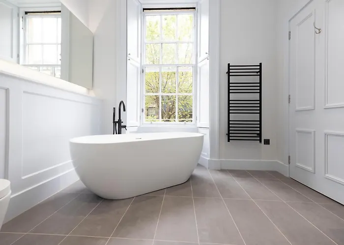 Dragon Luxury Serviced At Alva Street