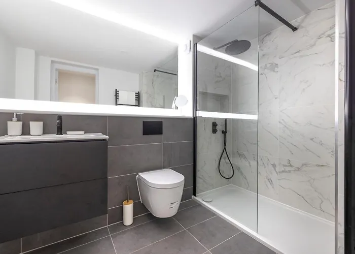 Dragon Luxury Serviced At Alva Street