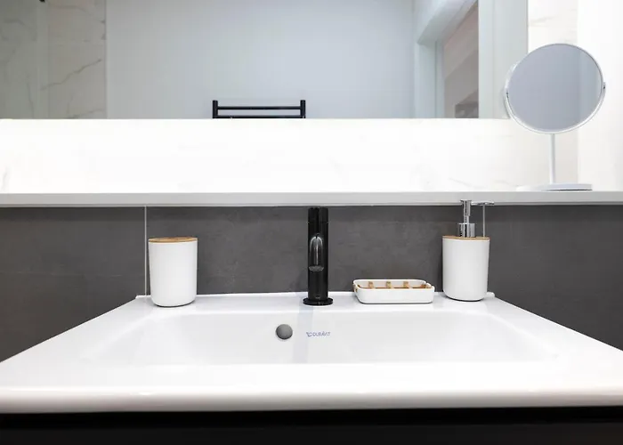 Apartment Dragon Luxury Serviced At Alva Street *