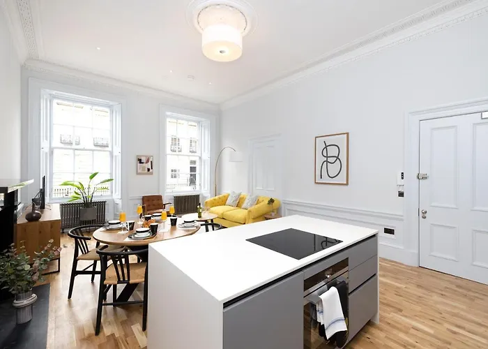 Dragon Luxury Serviced At Alva Street