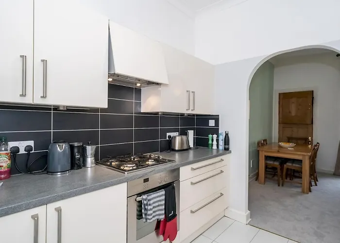 Pass The Keys Renovated 2bed Flat In Quiet Area Near The Meadows *