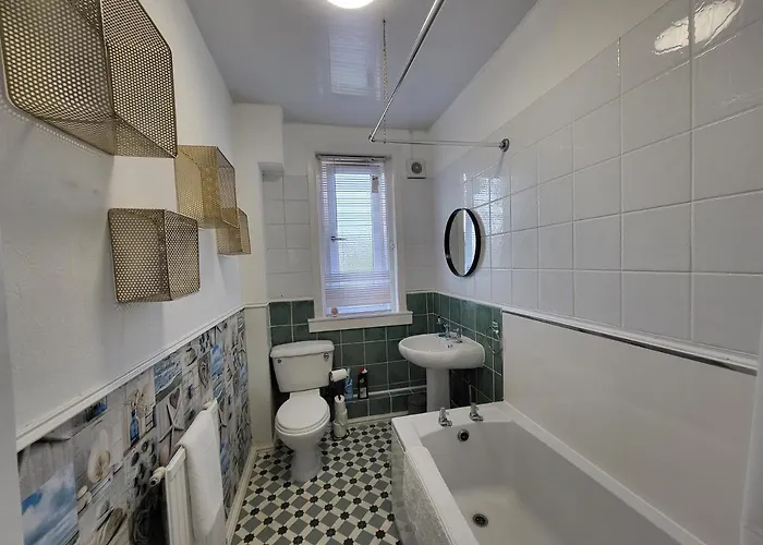 4 Bedrooms By Sensational Short Lets & Serviced Apartment Edinburgh