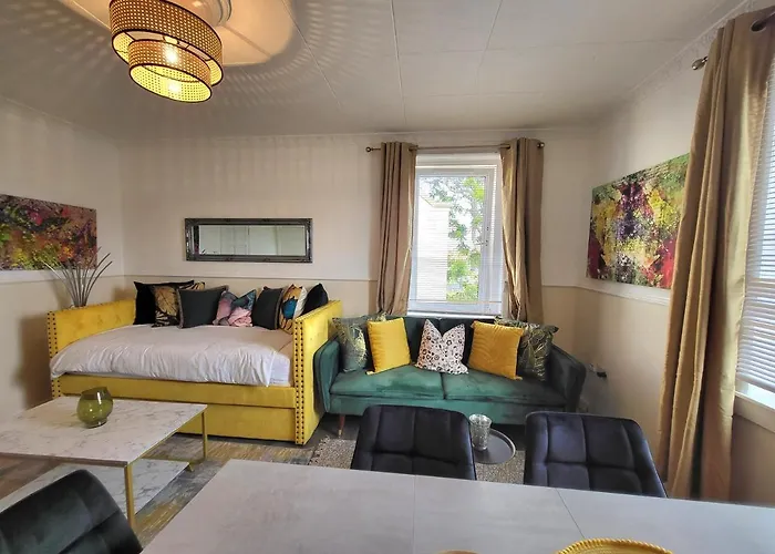 Apartment 4 Bedrooms By Sensational Short Lets & Serviced Edinburgh