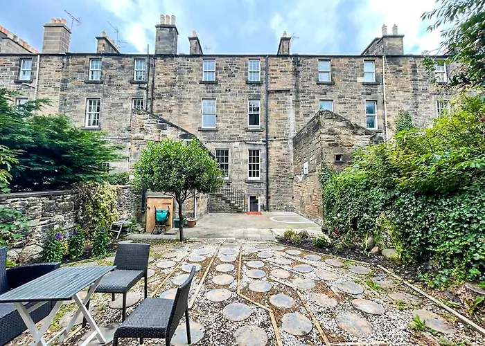 شقة Remarkable 5br Townhouse With Garden, Sleeps 12 إدنبرة