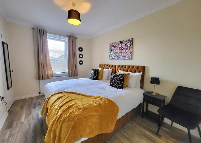 4 Bedrooms By Sensational Short Lets & Serviced * Edinburgh