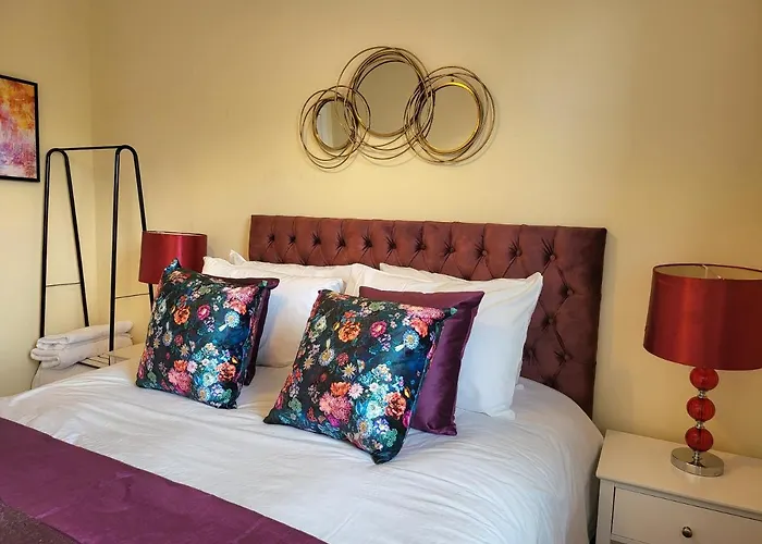 4 Bedrooms By Sensational Short Lets & Serviced Apartment Edinburgh
