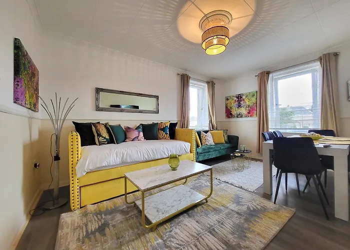 4 Bedrooms By Sensational Short Lets & Serviced