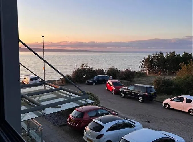 Beautiful Modern Sea-side In The شقة