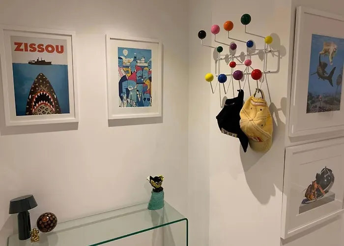 Beautiful Modern Sea-side In The אדינבורו