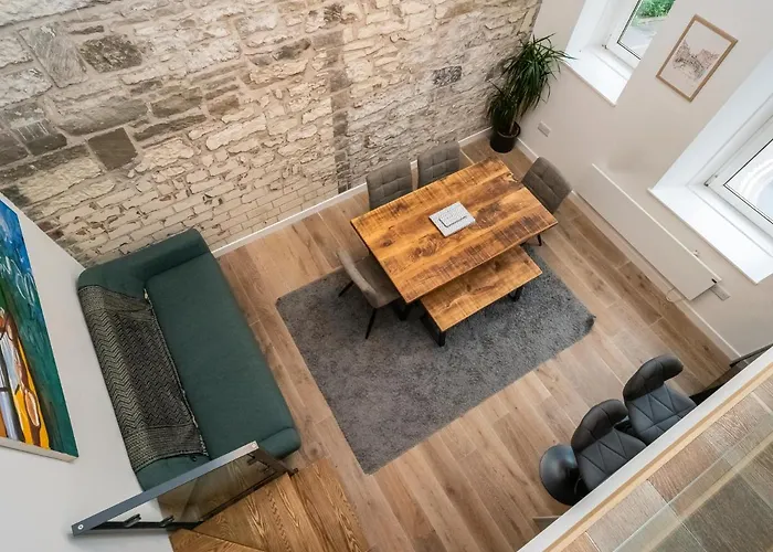 2bd Loft Style - - Free Parking - Pass The Keys