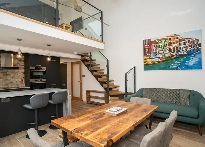 2bd Loft Style - - Free Parking - Pass The Keys شقة *