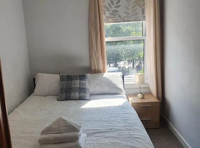 3 Bedrooms Flat In Central Old Town , Grassmarket Heart Of Flat Sleeps 6 , Eh1