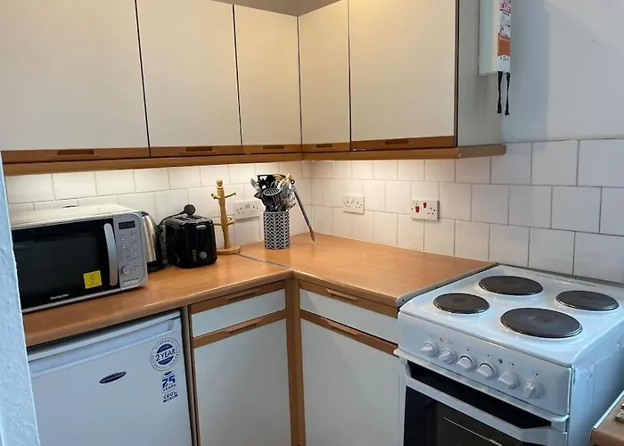 Flat West Toll Cross Apartment *