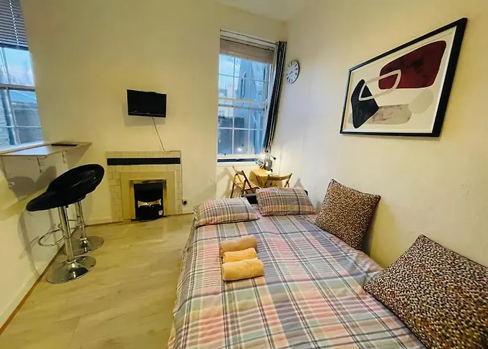 Flat West Toll Cross