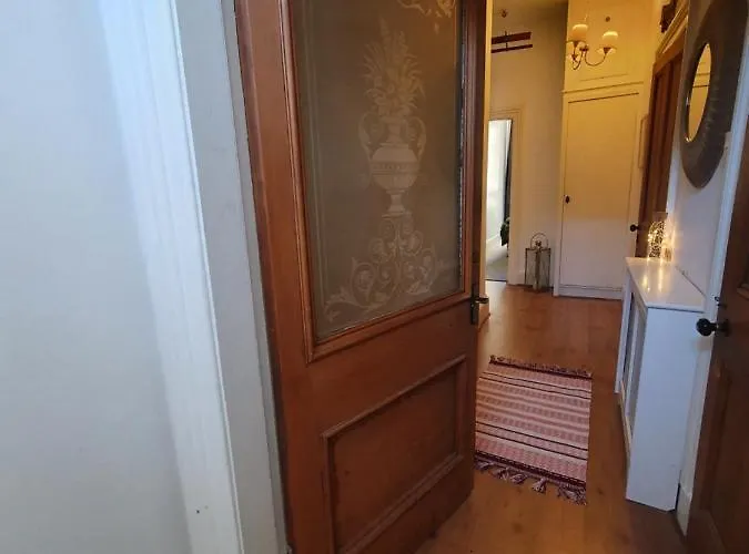 דירה The Flat With The Pink Door *