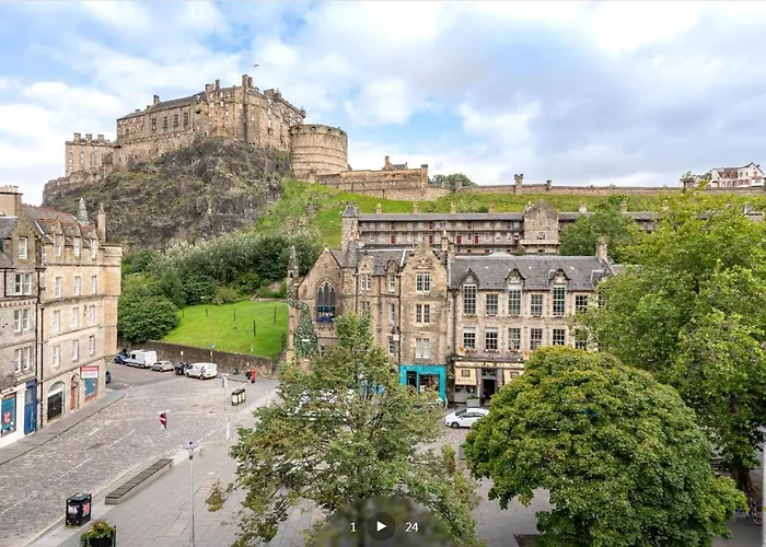 Apartment 3 Bedrooms Flat In Central Old Town , Grassmarket Heart Of Flat Sleeps 6 , Eh1 Edinburgh