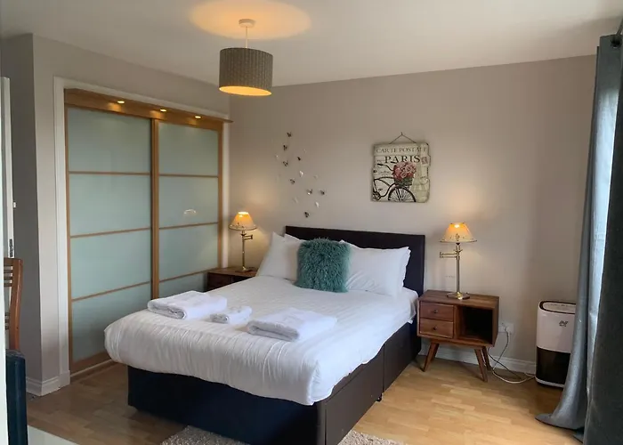 דירה 5 Bedroom Penthouse אדינבורו