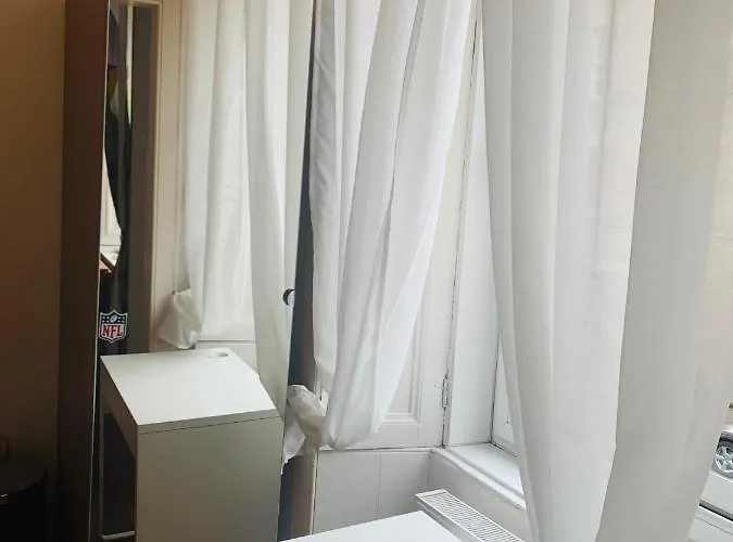 شقة Centre Escape With Private Garden *