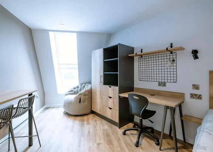 Modern Studio Apartments At Murieston Crescent In Edinburgh אדינבורו