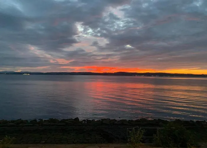 شقة Beautiful Modern Sea-side In The *