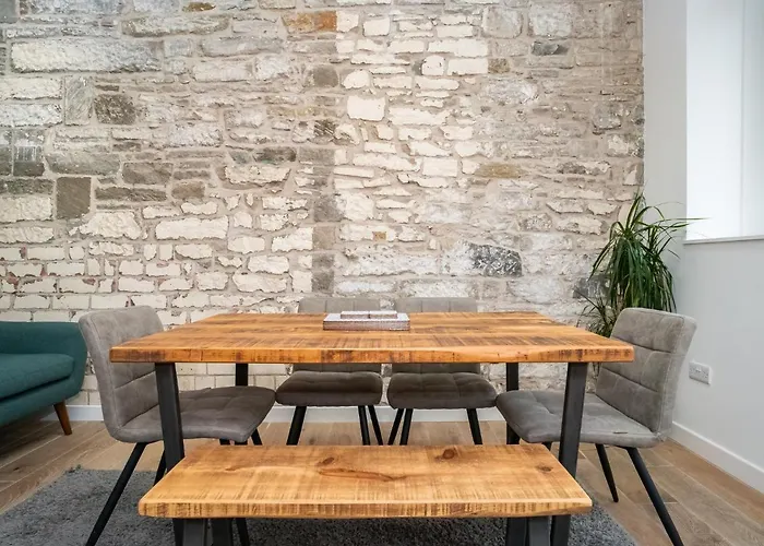 2bd Loft Style - - Free Parking - Pass The Keys *