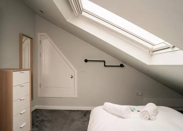 2bd Loft Style - - Free Parking - Pass The Keys شقة