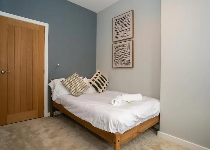 2bd Loft Style - - Free Parking - Pass The Keys Apartman