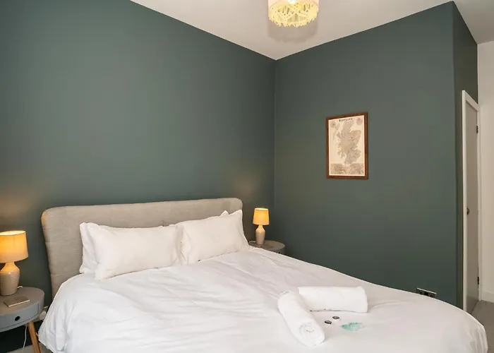 Apartman 2bd Loft Style - - Free Parking - Pass The Keys