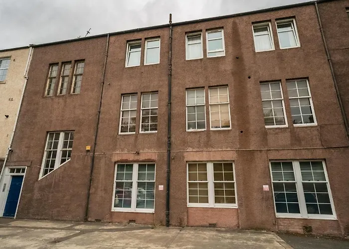 2bd Loft Style - - Free Parking - Pass The Keys *