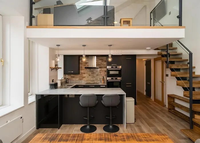 Apartman 2bd Loft Style - - Free Parking - Pass The Keys *