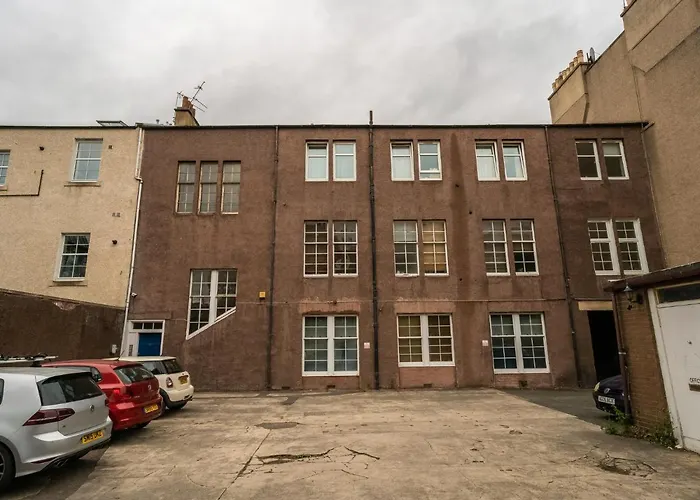 Apartman 2bd Loft Style - - Free Parking - Pass The Keys