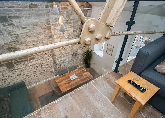 2bd Loft Style - - Free Parking - Pass The Keys