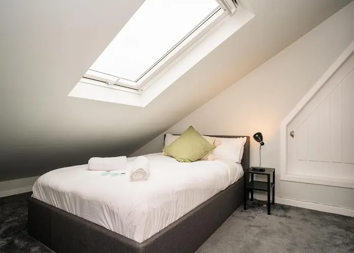 2bd Loft Style - - Free Parking - Pass The Keys شقة