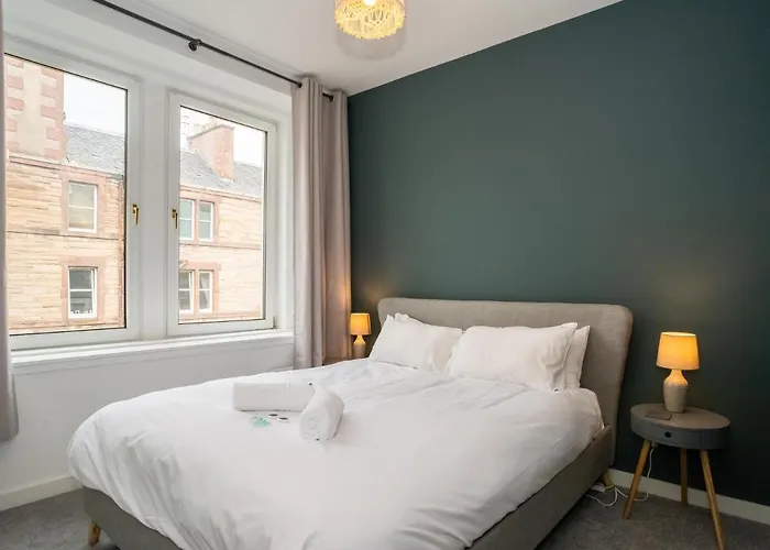 2bd Loft Style - - Free Parking - Pass The Keys Edinburgh