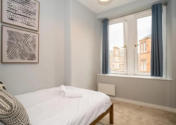 2bd Loft Style - - Free Parking - Pass The Keys *