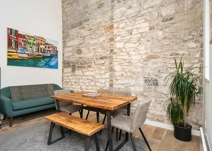 شقة 2bd Loft Style - - Free Parking - Pass The Keys